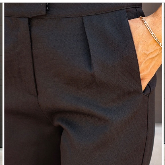 Vici Making Boss Moves pocketed straight leg pants - Black (size: L). NWT - Picture 2 of 6